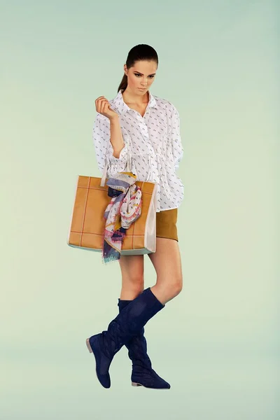 Look 16